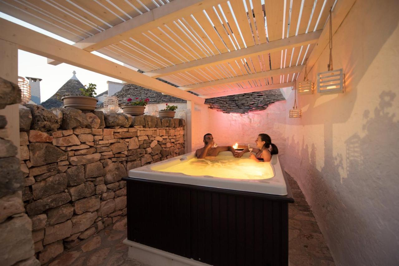 Trulli Holiday Deluxe&Wellness Alberobello Exterior foto